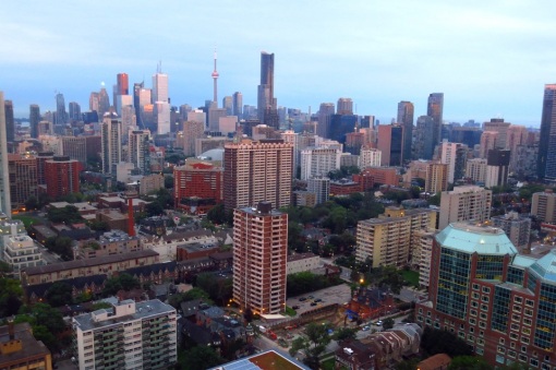 Of course, downtown Toronto didn't look too shabby in that soft lighting.